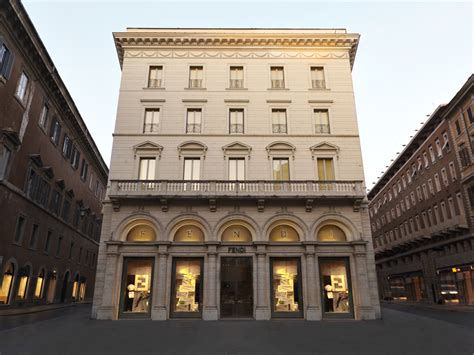 laboratori fendi roma|palazzo fendi roma.